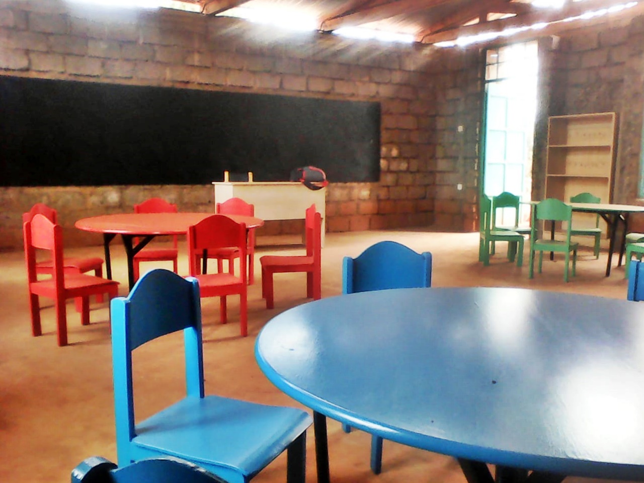 fabricacion de material escolar para colegio en kenia