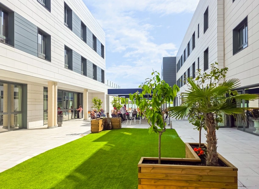 Residencia de mayores _ Vitalia Sabadell _ Jardines