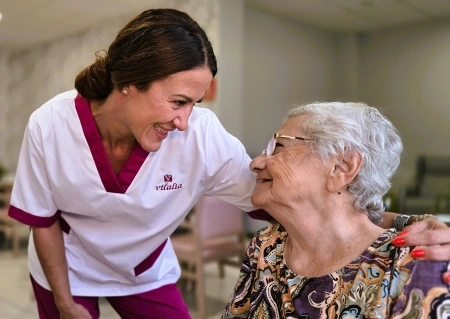 Residencia geriatrica Malaga _ Vitalia Teatinos _ Personal 24h