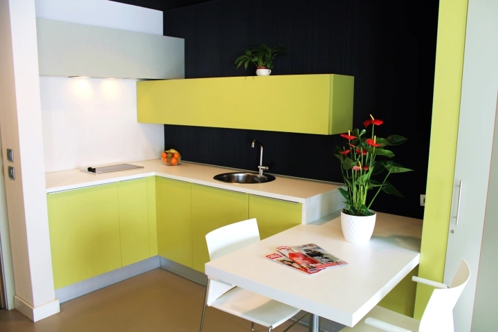 Residencia para personas mayores _ Vitalia Sarriko _ Cocina en cada una de las habitaciones