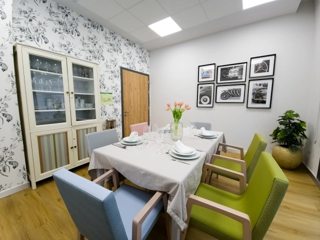 Residencias para personas mayores autonomas huesca _ Comedor familiar