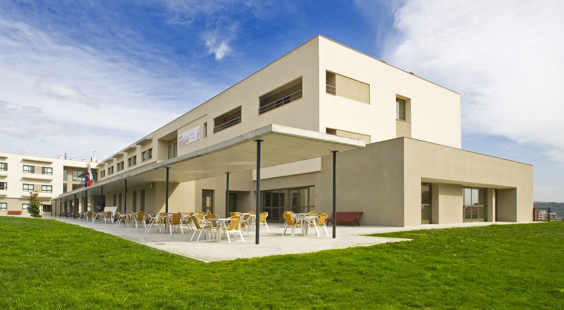 Los mejores jardines para residencias de mayores en vitalia sant andreu