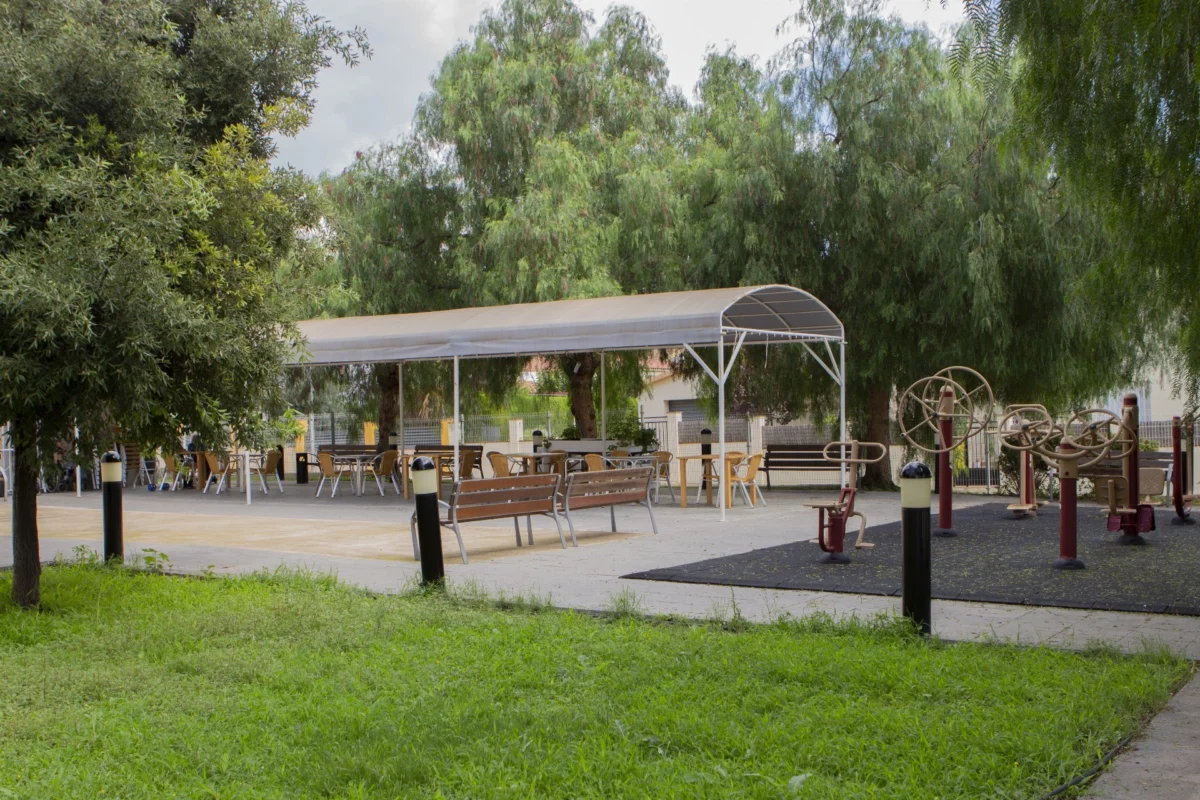 Los mejores jardines para mayores en la residencia de ancianos Vitalia Llorenc