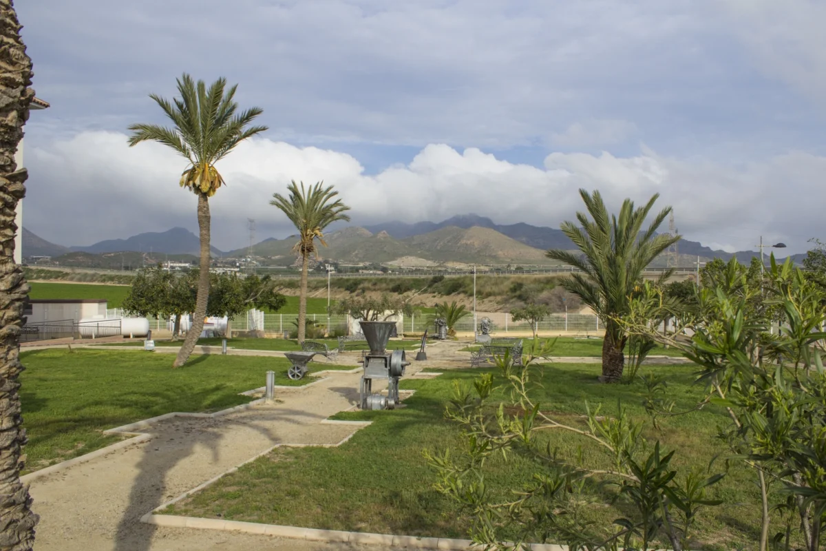 Los mejores jardines para los mayores en la residencia de mayores Vitalia pulpí