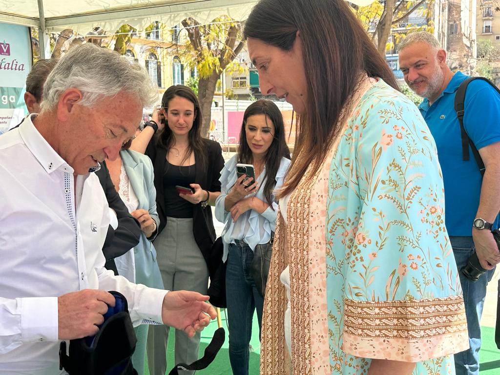 Trajes de Empatía, lo más buscado de la feria de Tecnosocial 2023 en Málaga