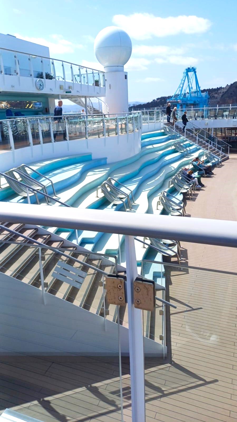 ¡Los primeros 40 pasajeros de Vitalia ya han comenzado su emocionante travesía por el Mediterráneo!