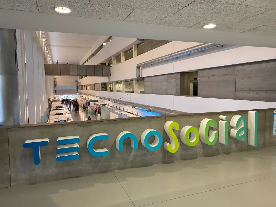 Trajes simuladores de edad, protagonistas en Tecnosocial