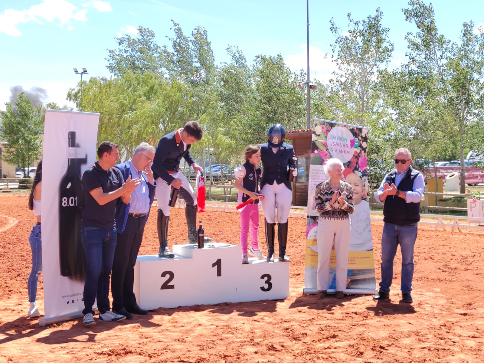Vitalia entrega el primer premio del concurso nacional de hípica de doma clásica