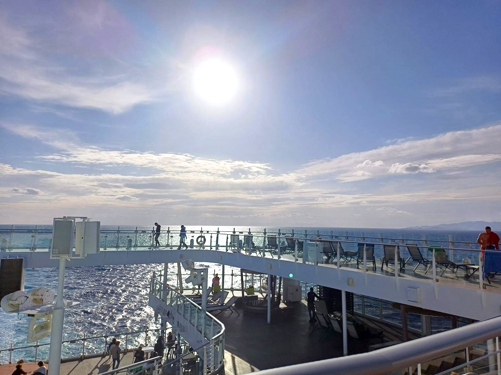 ¡Los primeros 40 pasajeros de Vitalia ya han comenzado su emocionante travesía por el Mediterráneo!