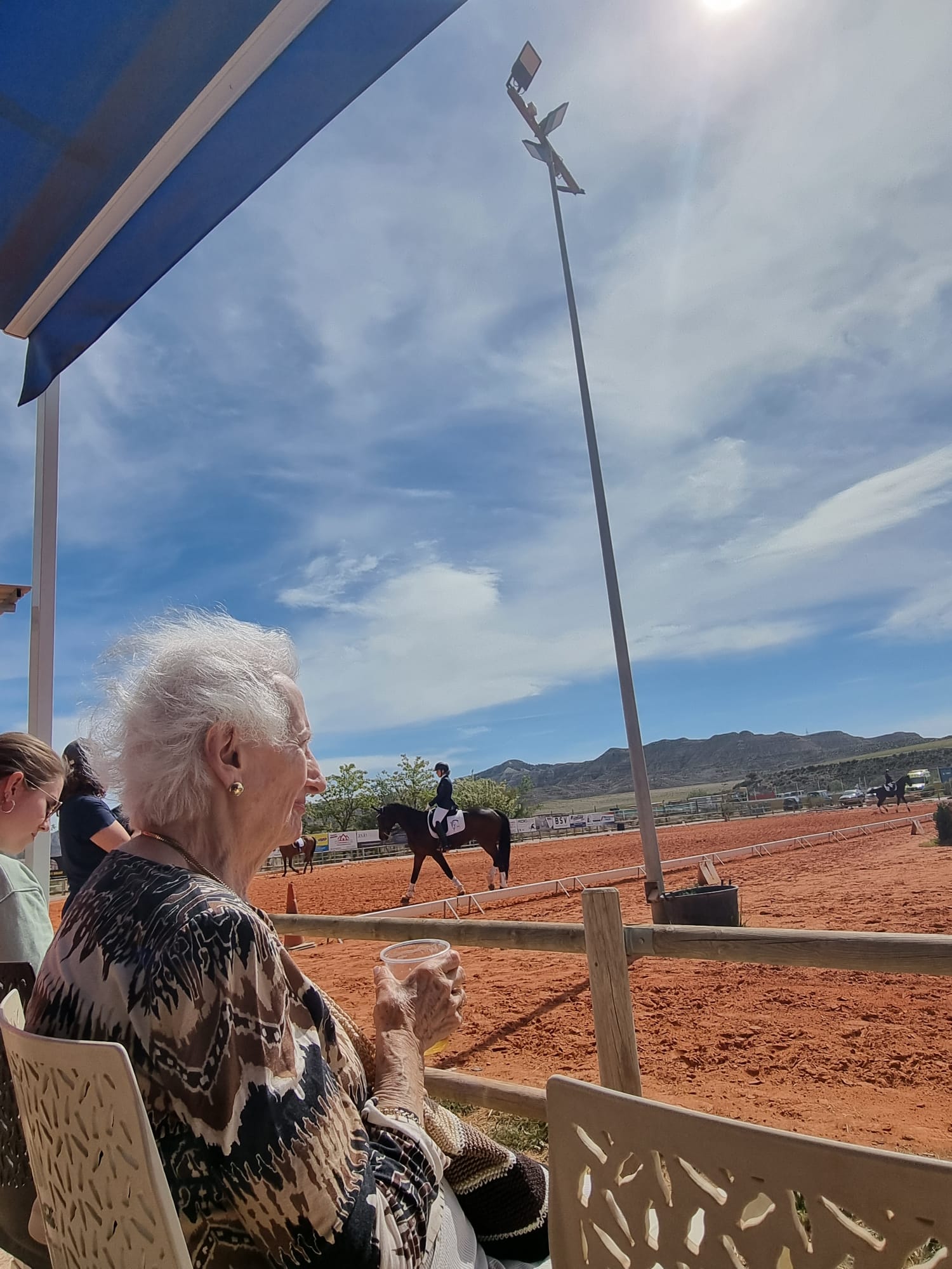 Vitalia entrega el primer premio del concurso nacional de hípica de doma clásica