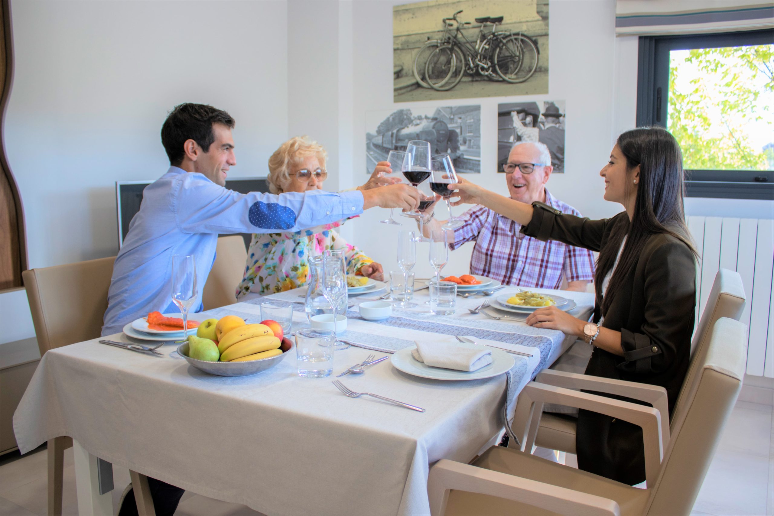 Vitalia presente en la portada de la revista Actualidad de las empresas aragonesas