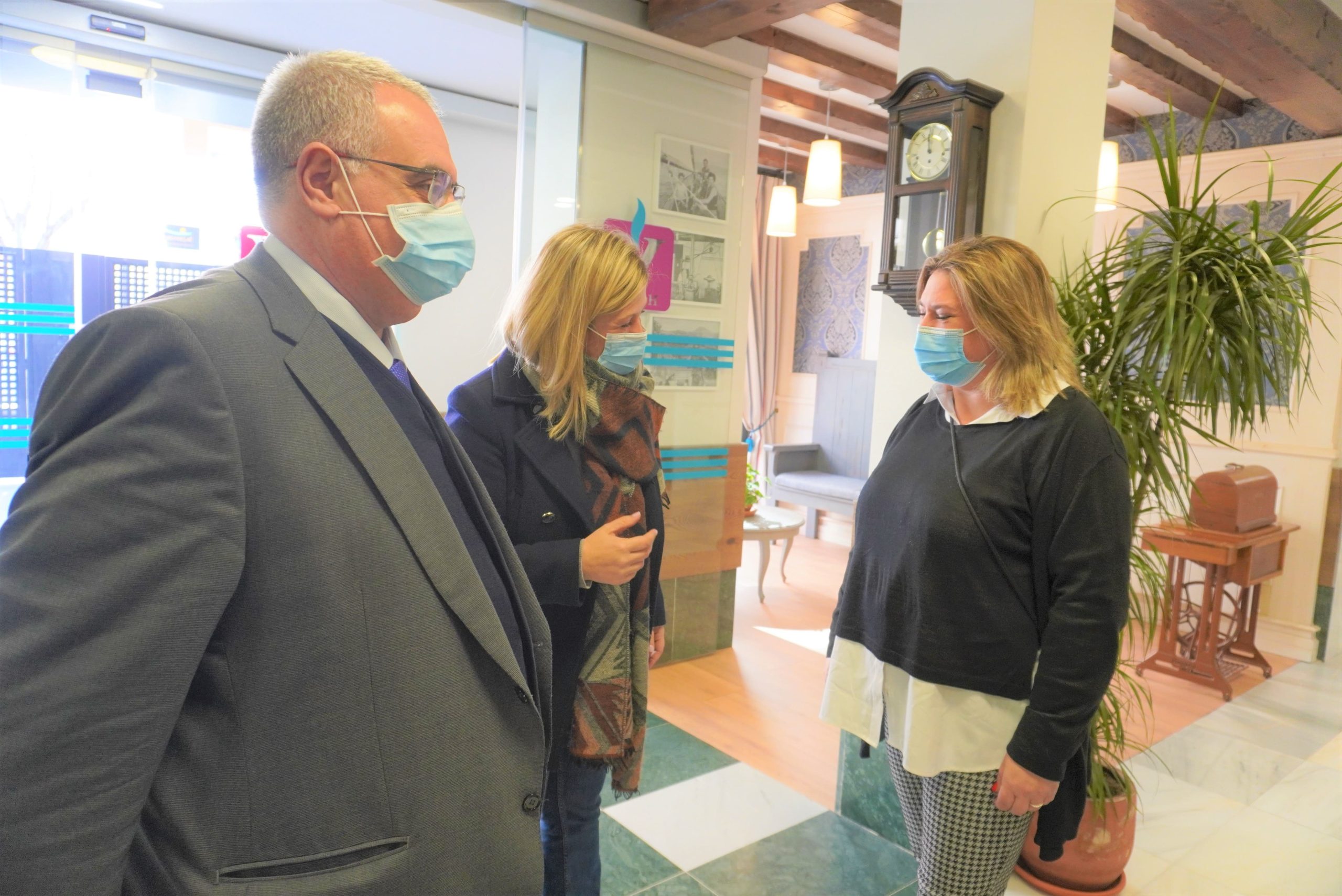 Vitalia Murcia recibe la visita de las instituciones autonómicas y locales para conocer en persona el innovador modelo residencial para mayores del grupo Vitalia