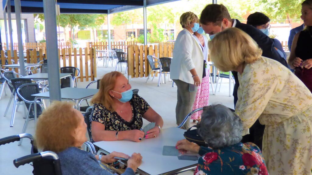Nos visita Concepción Dancausa, consejera de Familia, Juventud y Política social de Madrid