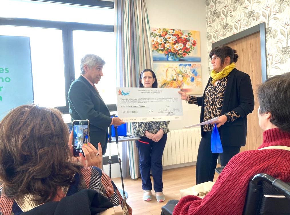 La AEPEF premia la investigación sobre la paraparesia espástica en Vitalia Alcorcón