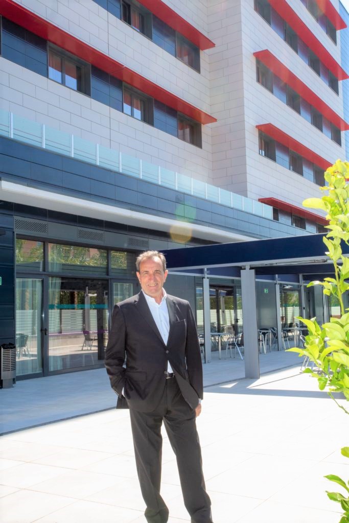 Vitalia presente en la portada de la revista Actualidad de las empresas aragonesas