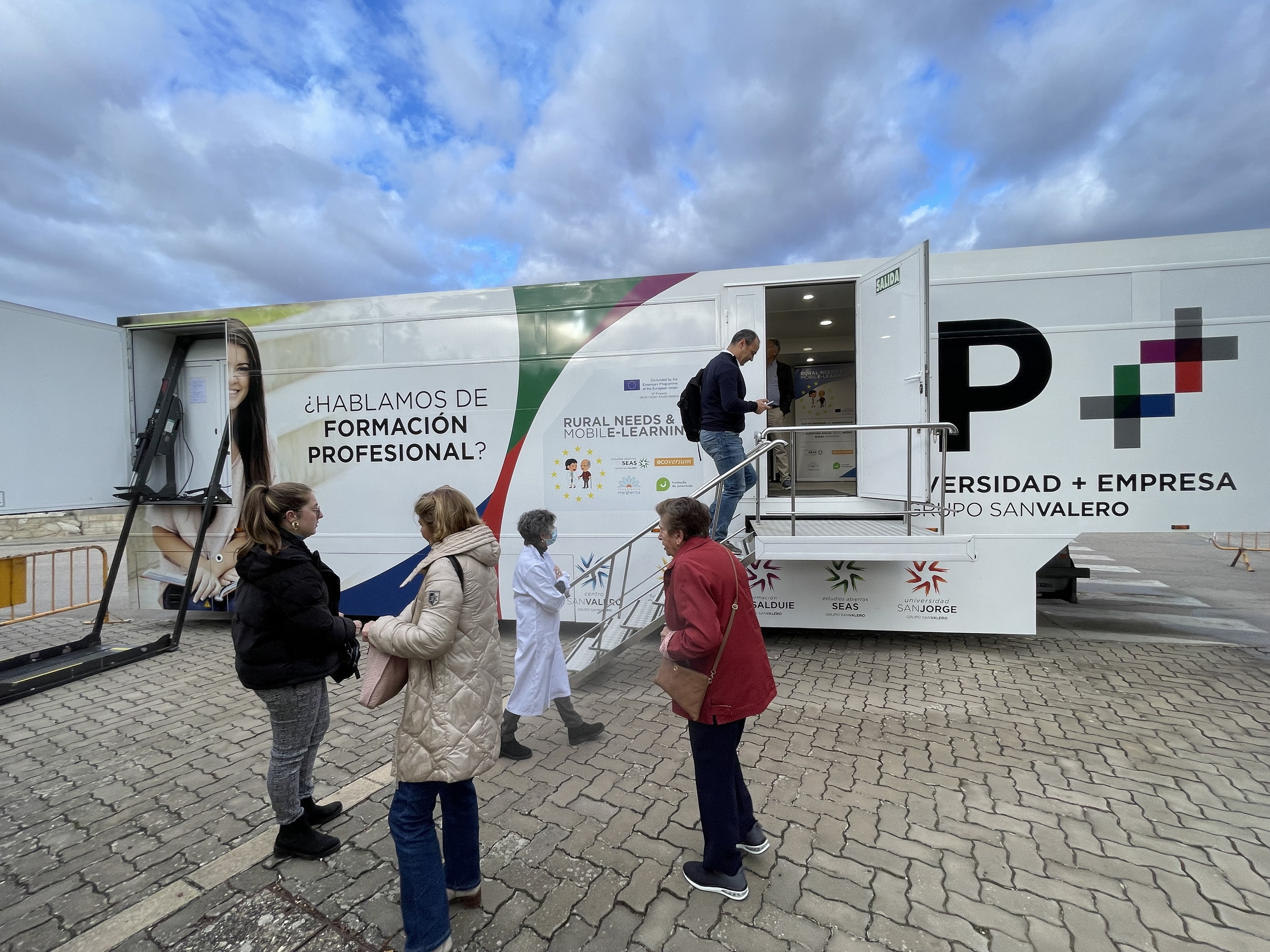 Vitalia colabora con Grupo San Valero para impartir formación gratuita y online en zonas despobladas