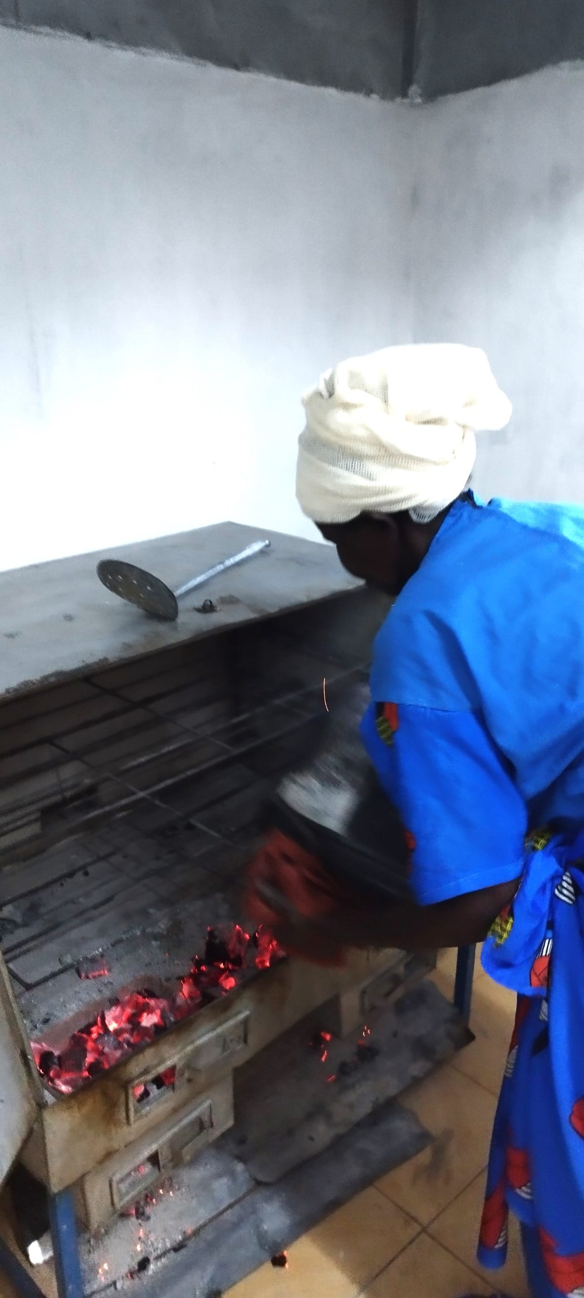 Fundación Vitalia construye un horno de pan en Kithunthi, Kenia