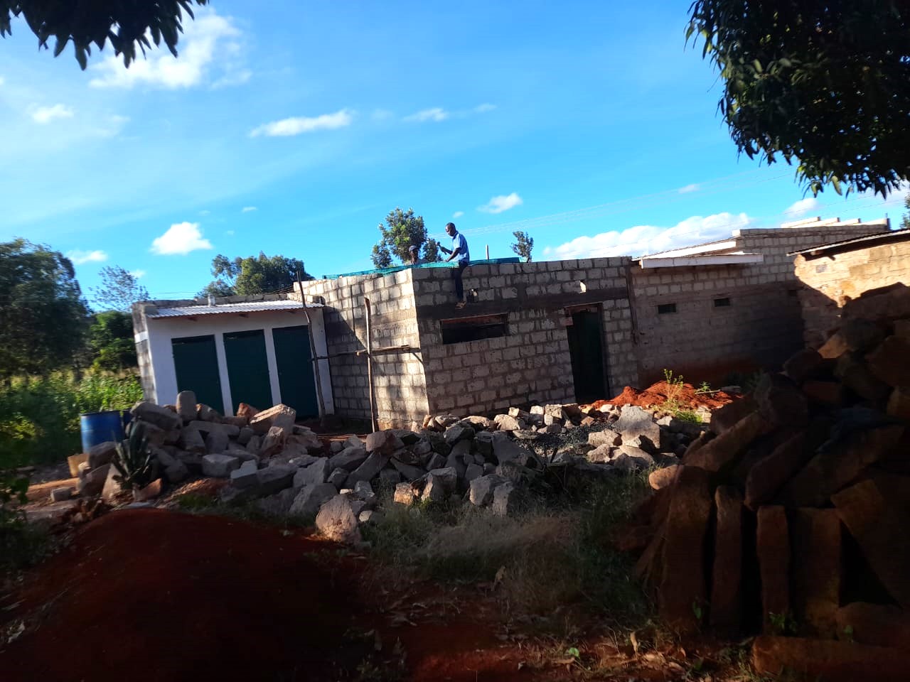 Fundación Vitalia construye un horno de pan en Kithunthi, Kenia