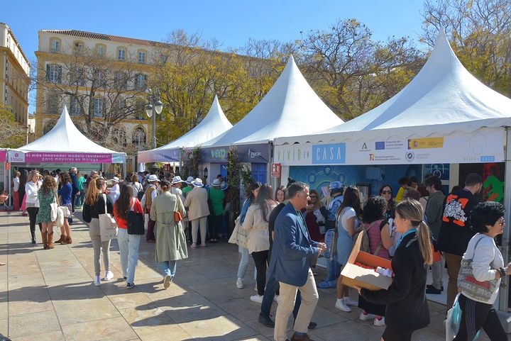 Trajes de Empatía, lo más buscado de la feria de Tecnosocial 2023 en Málaga