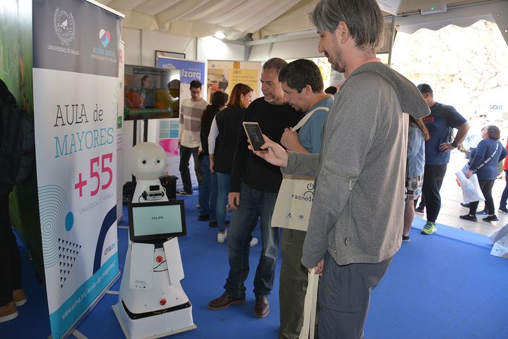 Trajes de Empatía, lo más buscado de la feria de Tecnosocial 2023 en Málaga