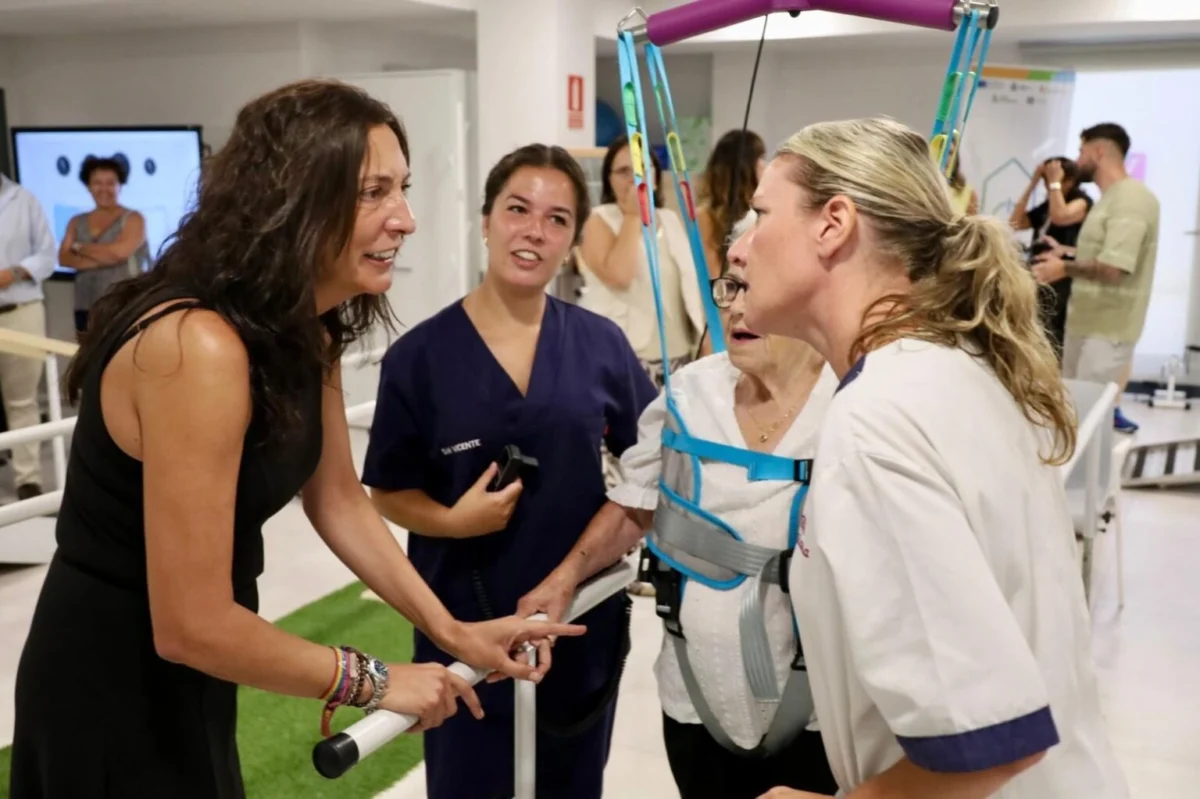 Loles López Gabarro visita Vitalia Teatinos, la Residencia más Tecnificada de Andalucía