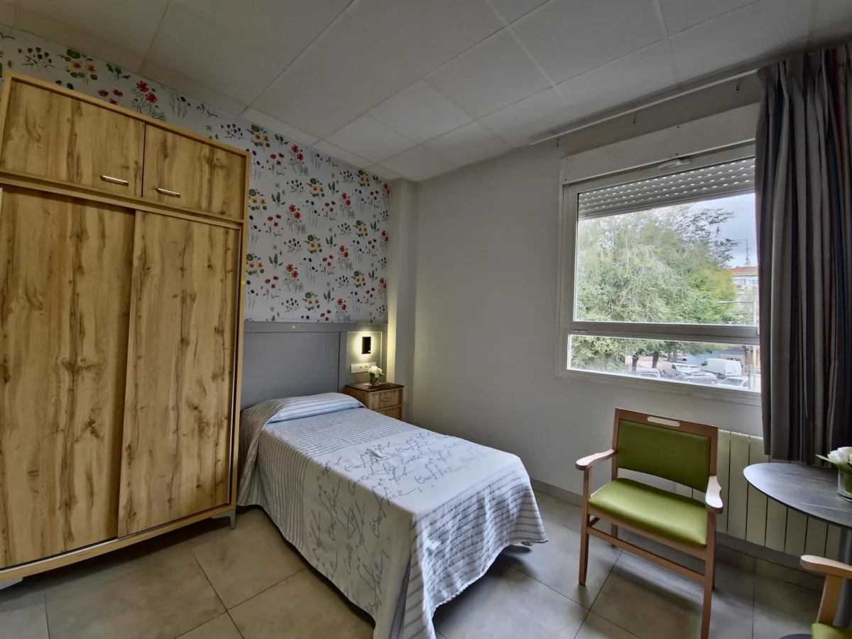 Acogedoras y luminosas habitaciones en la residencia para mayores de Parla en la comunidad de madrid