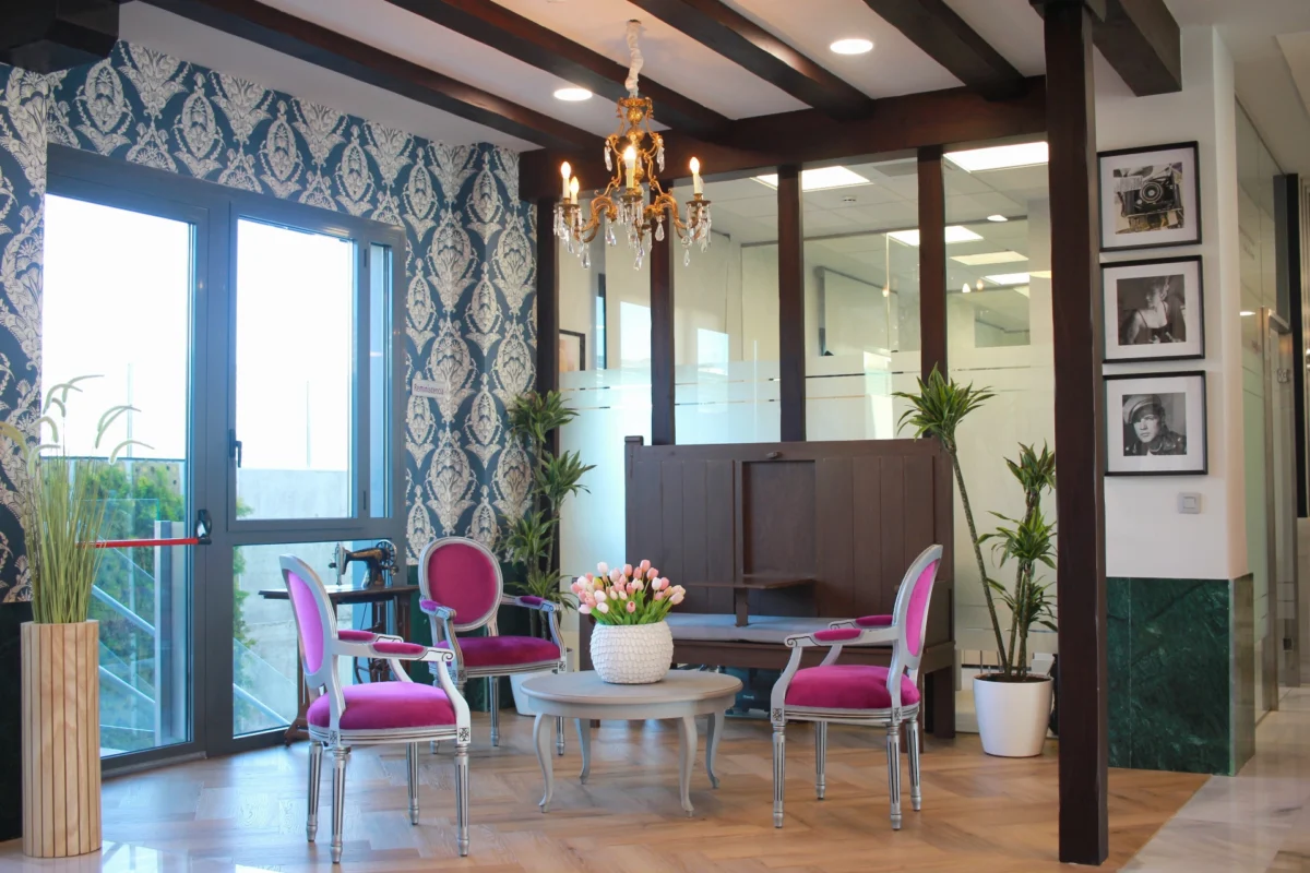 ¡Ayúdanos a bautizar las nuevas "Casas" de Vitalia Gandía y disfruta de una deliciosa comida para dos en El Telero! ¡Tu creatividad tiene premio!