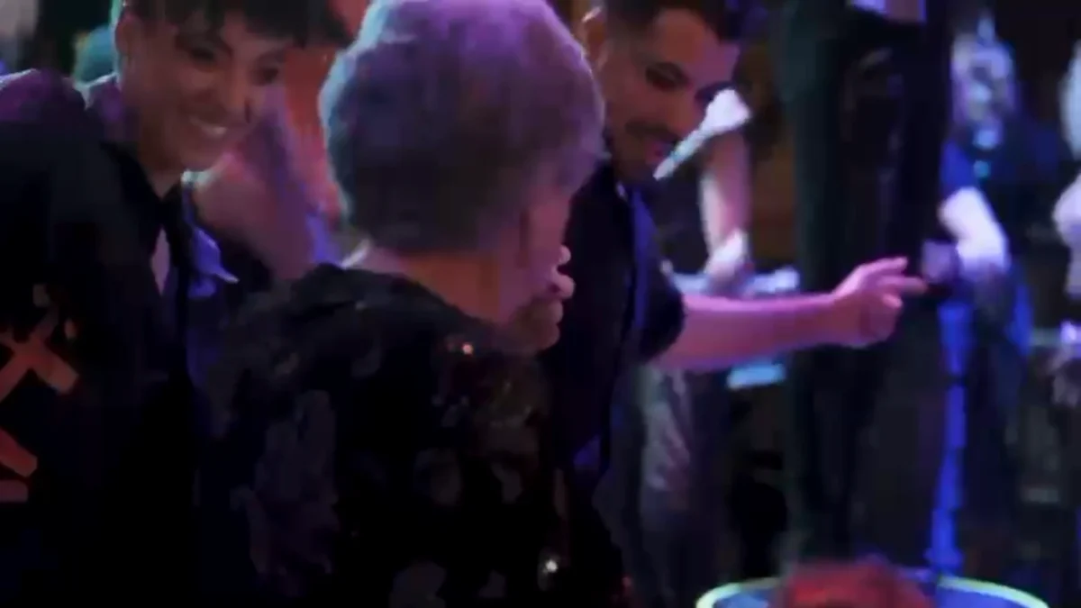 ¡Sorpresa de cumpleaños inolvidable para María (94) y Ángeles (101) en WAH Show!