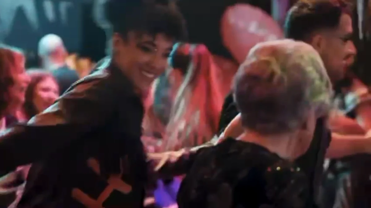 ¡Sorpresa de cumpleaños inolvidable para María (94) y Ángeles (101) en WAH Show!