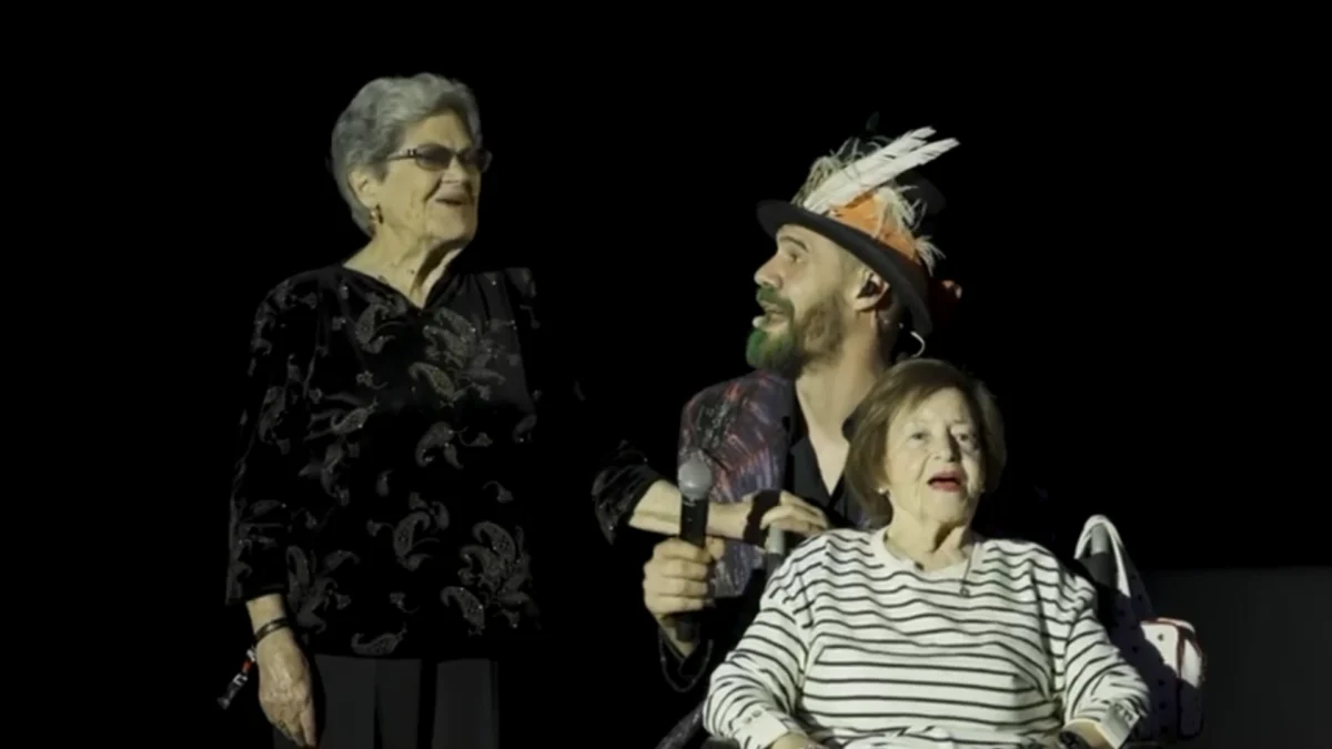 ¡Sorpresa de cumpleaños inolvidable para María (94) y Ángeles (101) en WAH Show!