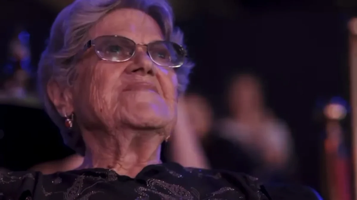 ¡Sorpresa de cumpleaños inolvidable para María (94) y Ángeles (101) en WAH Show!