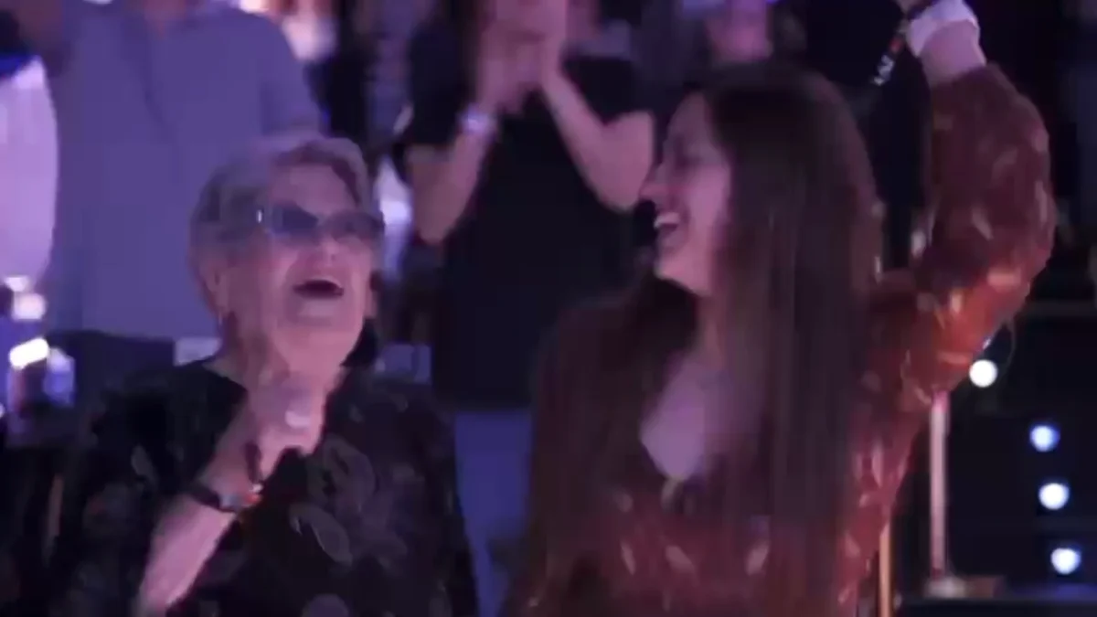 ¡Sorpresa de cumpleaños inolvidable para María (94) y Ángeles (101) en WAH Show!