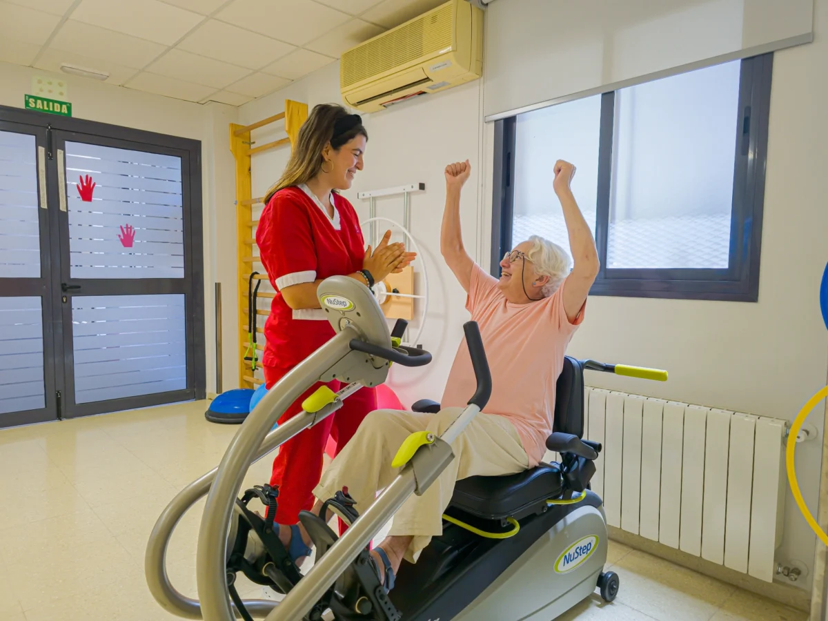 ¡Descubre el renovado Vitalia Kansas! 😍🥳 Una residencia para vivir como en una casa con jardín