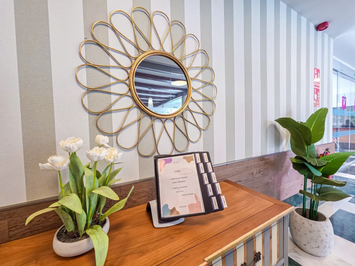 ¡Este verano, vive la tranquilidad en Vitalia Sabadell! ☀️ Tu centro ideal para mayores en Barcelona