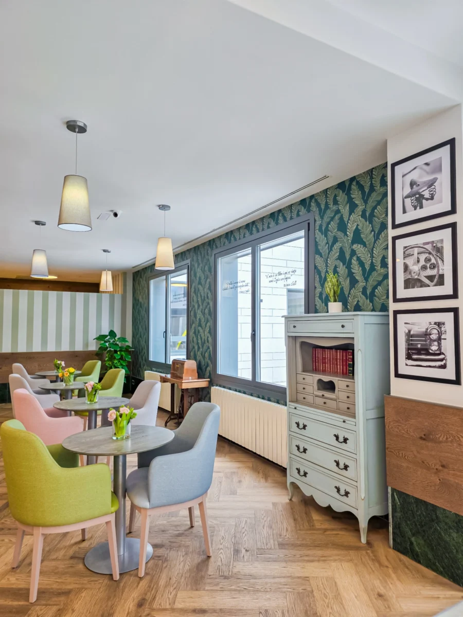 ¡Este verano, vive la tranquilidad en Vitalia Sabadell! ☀️ Tu centro ideal para mayores en Barcelona