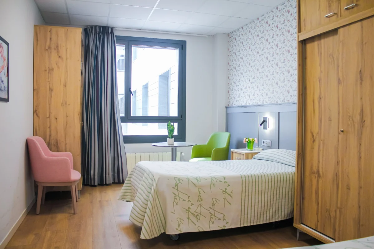 ¡Este verano, vive la tranquilidad en Vitalia Sabadell! ☀️ Tu centro ideal para mayores en Barcelona