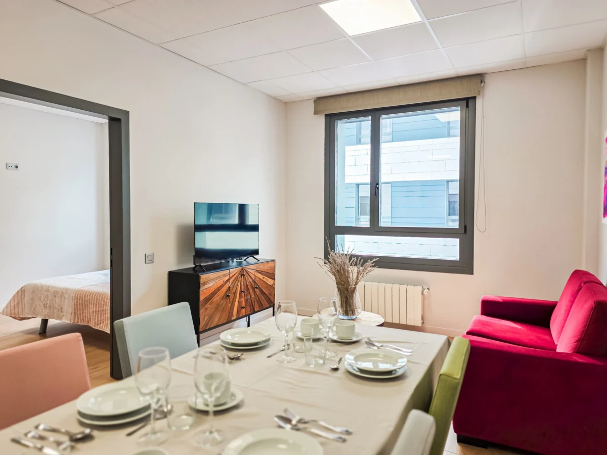 ¡Este verano, vive la tranquilidad en Vitalia Sabadell! ☀️ Tu centro ideal para mayores en Barcelona