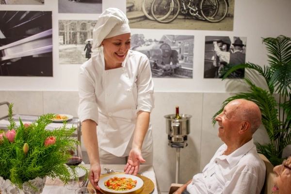 Hiporexia en adultos mayores _ Vitalia