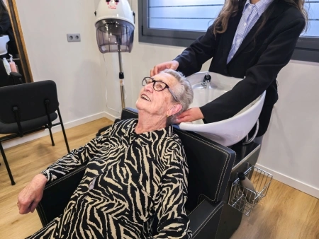 residencias tercera edad barcelona Vitalia _ peluqueria