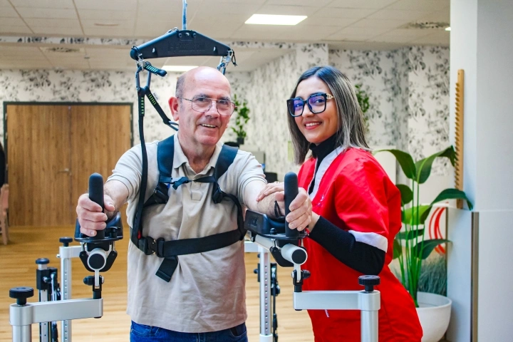 Grúa de techo _ Rehabilitación del Alzheimer Vitalia