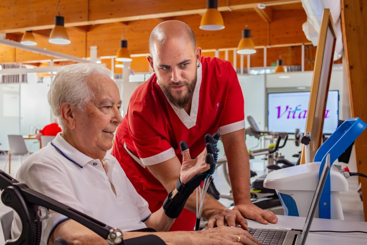 ¿Notas que tu familiar ha perdido autonomía en su día a día? ¡Recuperarla es posible!