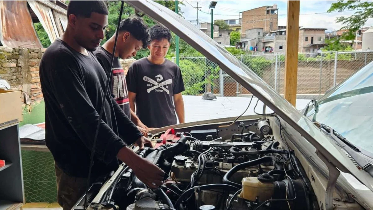 Taller de mecánica en Honduras. Fundación Vitalia